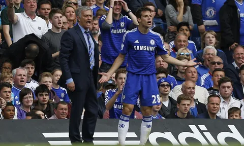 Mourinho đã đúng về Azpilicueta