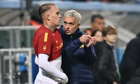 Mourinho nổi giận với cầu thủ Roma sau trận hòa