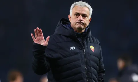 Mourinho: "Tôi nghe nói rằng 19 tháng rồi, Roma không biết thắng 1 đội top 5"