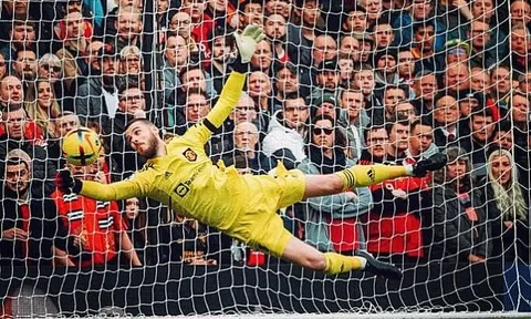 "Tình thế của Man United giống như một quân cờ domino"