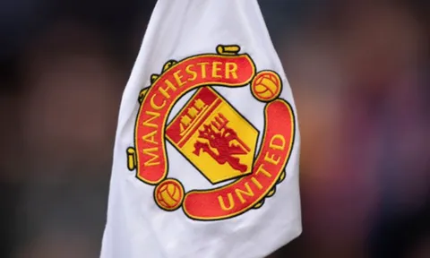 SỐC! Man United mời tội phạm ấu dâm đến Old Trafford