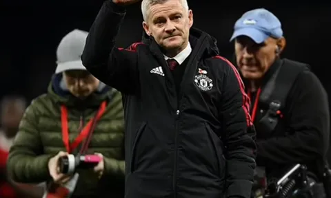 Neville nhận định sự khác biệt của Man United ở trận đấu Tottenham