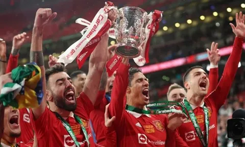 "Ten Hag đã biến đội bóng này từ kẻ than vãn thành nhà vô địch"