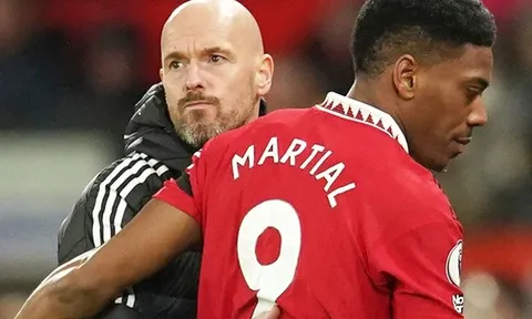MU hết kiên nhẫn, tống khứ 'ông kễnh' Martial