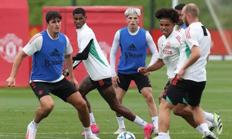 Man Utd trở lại tập luyện: Garnacho & Shaw gây khó hiểu