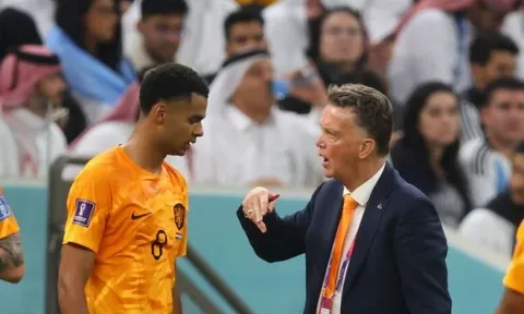 Mua Gakpo, Ten Hag phải nhớ lời cảnh báo của Van Gaal