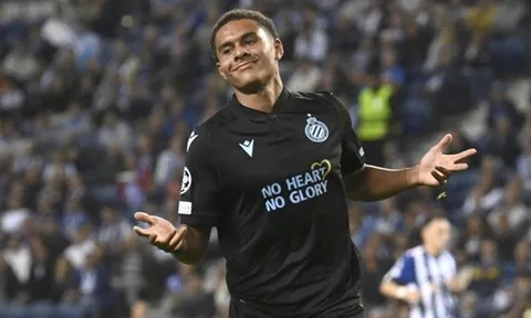 Pochettino yêu cầu Chelsea mua "cỗ máy qua người"