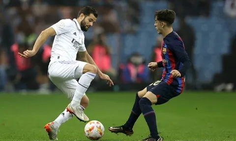Hậu vệ Real Madrid khiến 3 ông lớn châu Âu mê đắm