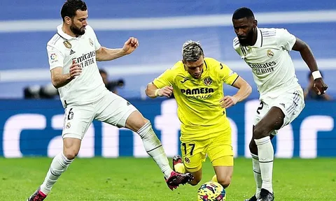 Nacho chỉ ra cầu thủ "hơi bị điên" ở Real Madrid