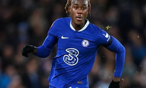 Nạn nhân đầu tiên của Disasi tại Chelsea