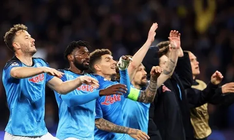 Napoli cầm cờ tiên phong, Serie A trỗi dậy mạnh mẽ