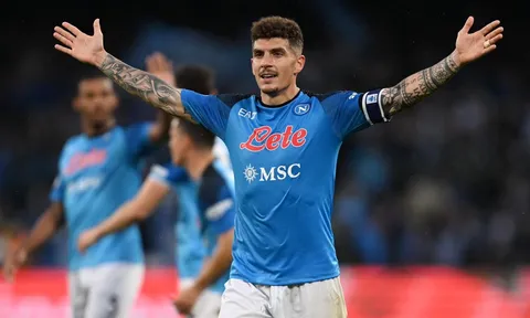 Napoli chốt tương lai trụ cột