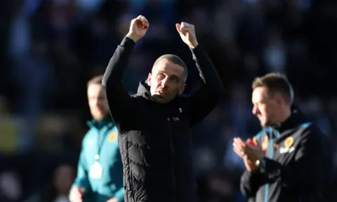 Troy Deeney đề xuất ứng cử viên thay thế Jurgen Klopp