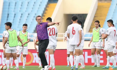 "Nếu cứ giữ nguyên con người và cách chơi, tuyển Việt Nam không có cửa thắng"