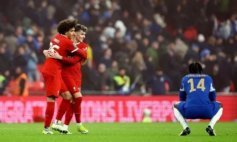 Neville tiếp tục đặt niềm tin vào Liverpool