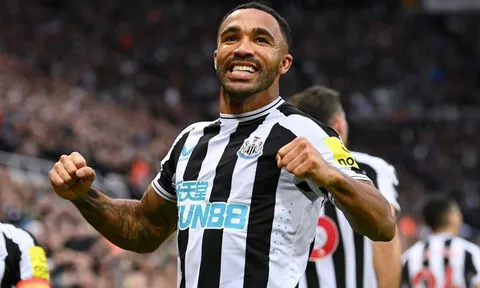 Newcastle công bố chữ ký mới