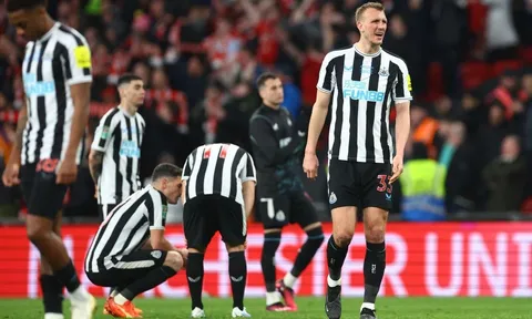 Newcastle hụt hơi trong cuộc đua top 4