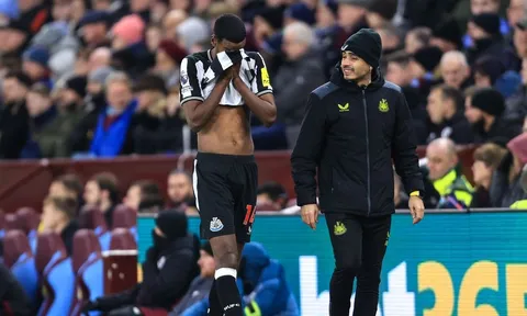 Newcastle lạc quan về Isak