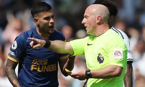 Newcastle lại mất điểm trong cuộc đua top 4