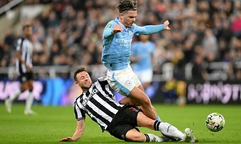 Newcastle loại Man City khỏi League Cup