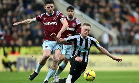 Newcastle mất vị trí thứ 3 vào tay Man United