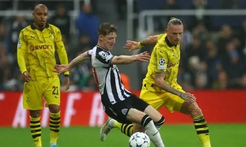 Newcastle thua đau Dortmund, bảng F căng như dây đàn