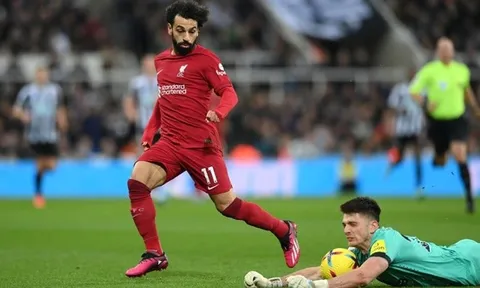 Newcastle 'tự hủy', Man Utd tiến một bước đến chức vô địch đầu tay
