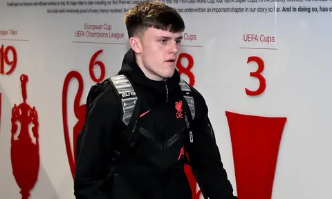 Vừa ký hợp đồng, tiền đạo Liverpool dính chấn thương