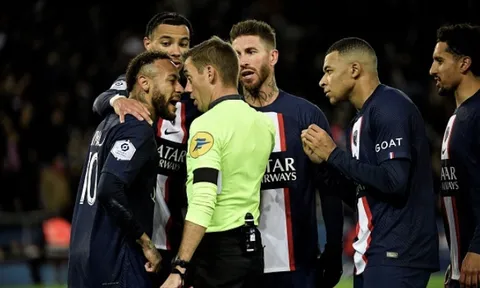 Neymar bị đuổi khỏi sân vì ăn vạ