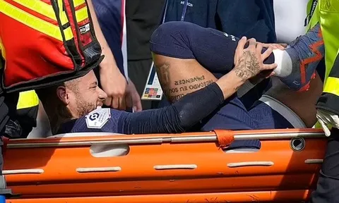 Neymar đăng tải hình ảnh nhói lòng với thông điệp bất lực
