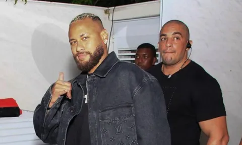 Neymar đáp trả những lời chỉ trích về cân nặng