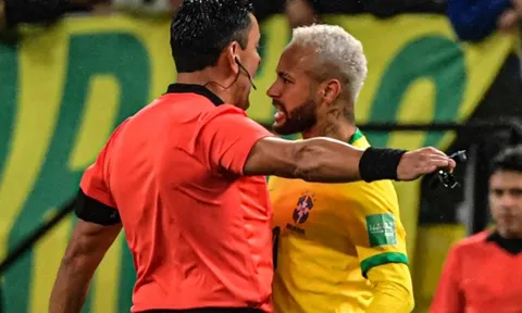 Neymar gây hấn với trọng tài trong chiến thắng trước Colombia