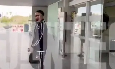 Neymar lại chọc giận CĐV PSG