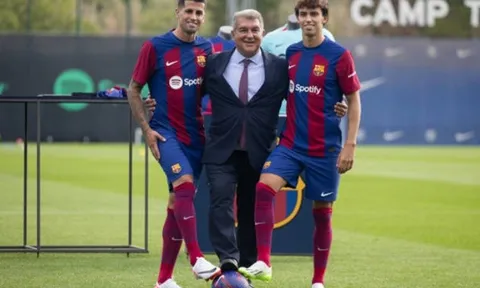 Ngày cuối chuyển nhượng hỗn loạn của Barcelona