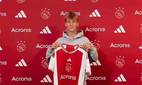 Ngọc quý Đan Mạch thẳng thừng từ chối Man United
