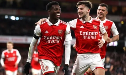 Ngược dòng đẳng cấp, Arsenal xây chắc ngôi đầu