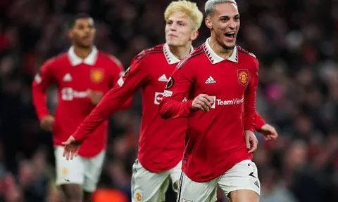 Ngược dòng ngoạn mục, M.U tiễn Barca khỏi Europa League