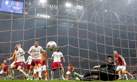 Người cũ Chelsea trở thành cơn ác mộng của Man Utd