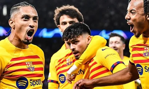 Người hùng Barca được tâng lên mây