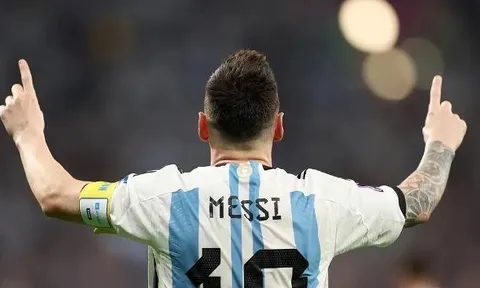 Người thắng kẻ thua sau trận Argentina 2-1 Australia: Messi là 1 vị thần!
