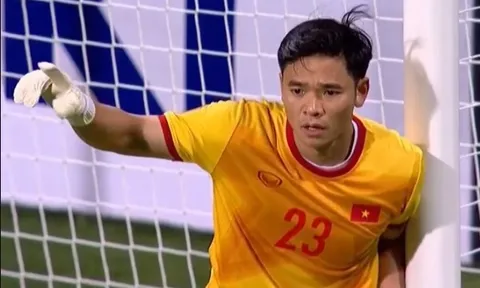 Nguyên Mạnh áp đảo trong đề cử Thủ môn xuất sắc nhất vòng bảng AFF Cup