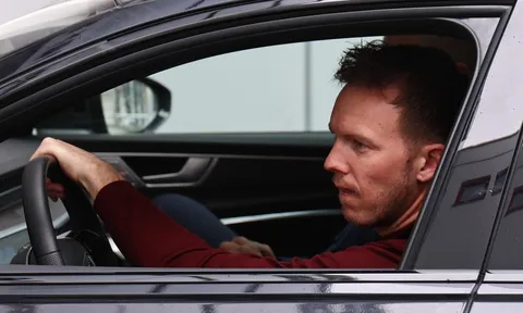 Nhìn Bayern hỗn loạn, Nagelsmann vẫn im lặng
