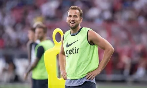 Nhìn Bellingham, mới thấy Man Utd tỉnh táo trong thương vụ Harry Kane