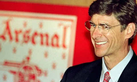 Nhìn lại đội hình đầu tiên của Wenger ở Arsenal
