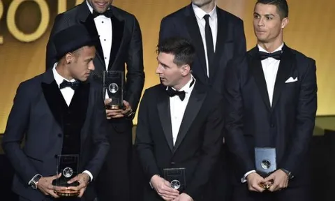 Nhìn Neymar, "niềm tự hào" Carrington đã biết cách cư xử với Ronaldo