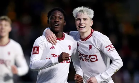 Những cậu bé của Ten Hag giúp Man United sống dậy