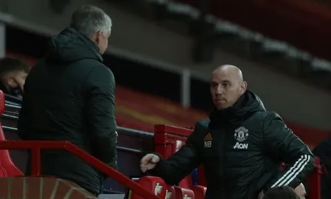 Nicky Butt hé lộ lý do chia tay Man Utd