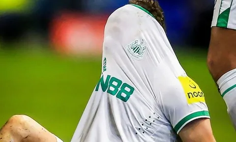 Newcastle thua đội hạng Ba tại FA Cup