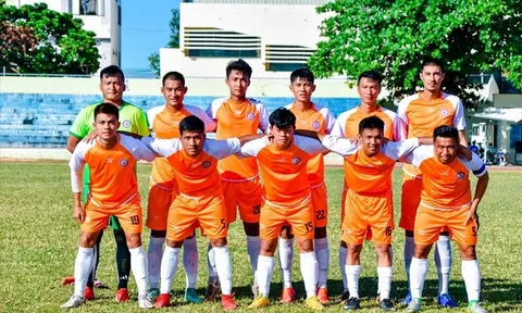 Nợ lương, chưa trả tiền thưởng, CLB Việt Nam nêu rõ lý do