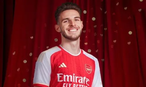 NÓNG! Declan Rice kiểm tra y tế trong hôm nay